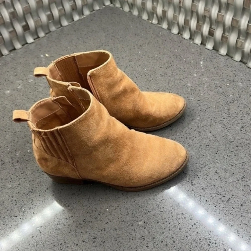 Treasure Bond Tan Suede Ankle Boots size 13 great condition